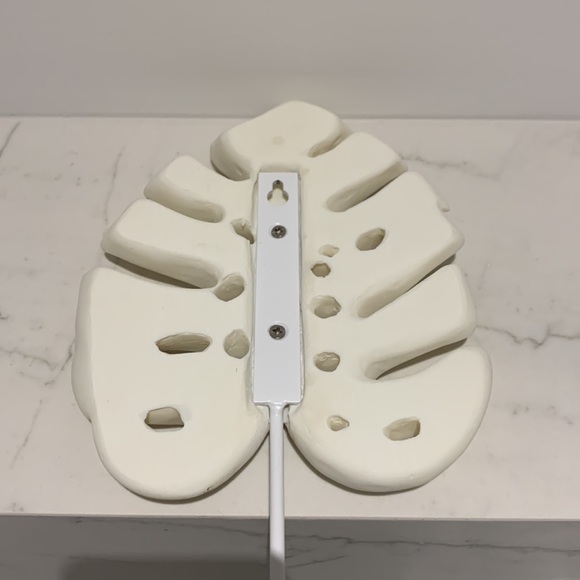 2 Pottery Barn Tropical Leaf Hooks - Picture 2 of 3